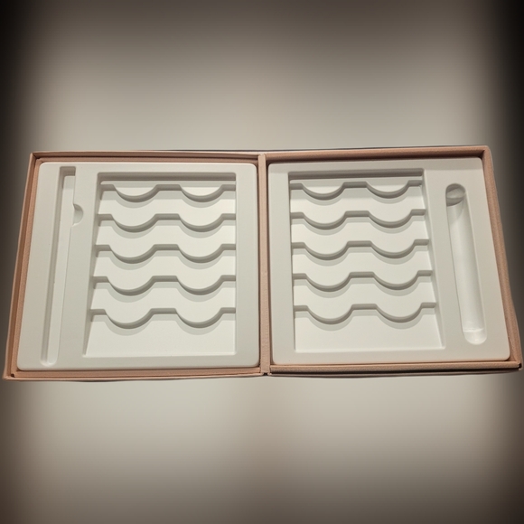 Lash Story Lash Holder - Picture 2 of 3